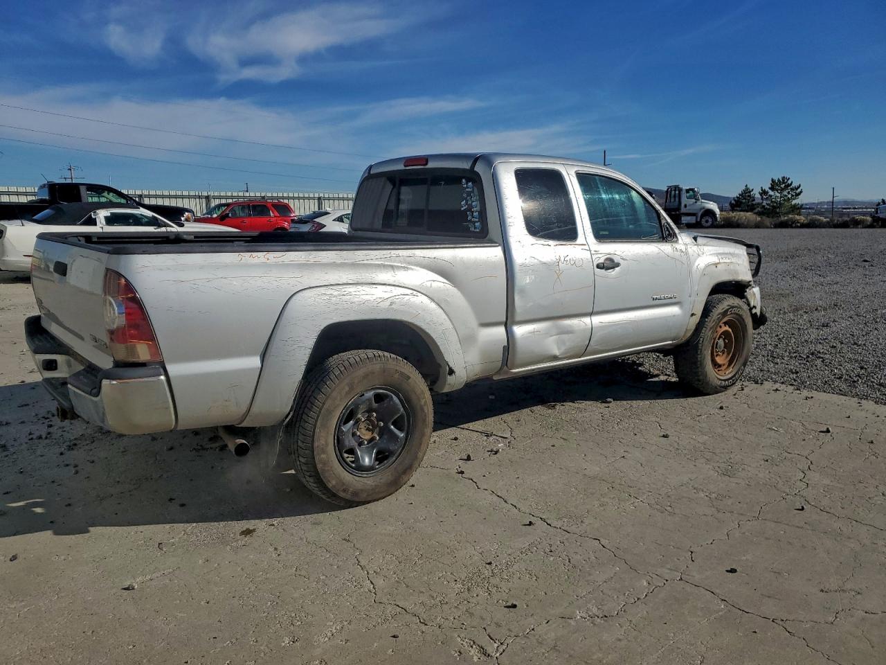 Toyota Tacoma Access Cab Image 3