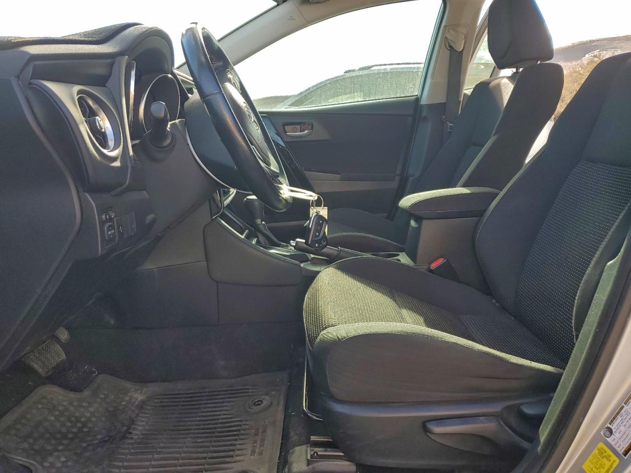 Toyota Corolla Image 11