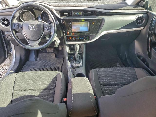 Toyota Corolla Image 12