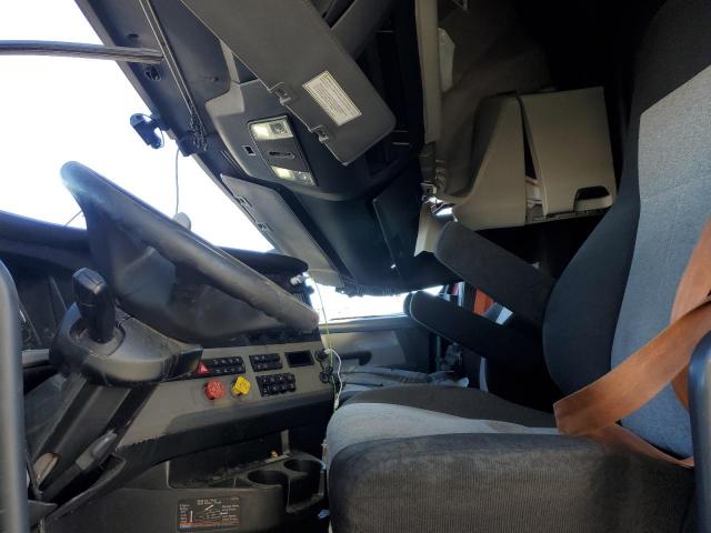 Freightliner Cascadia 1 Image 2