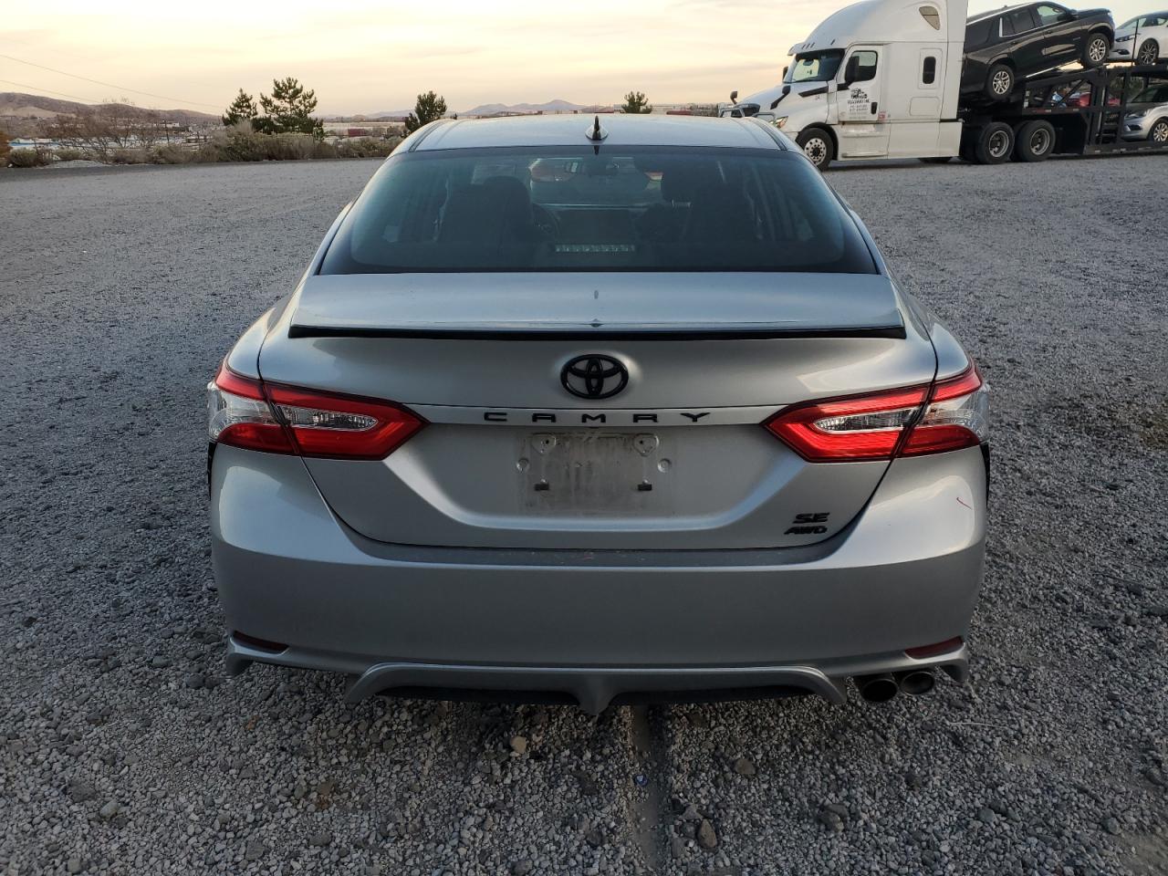 Toyota Camry Se Image 5