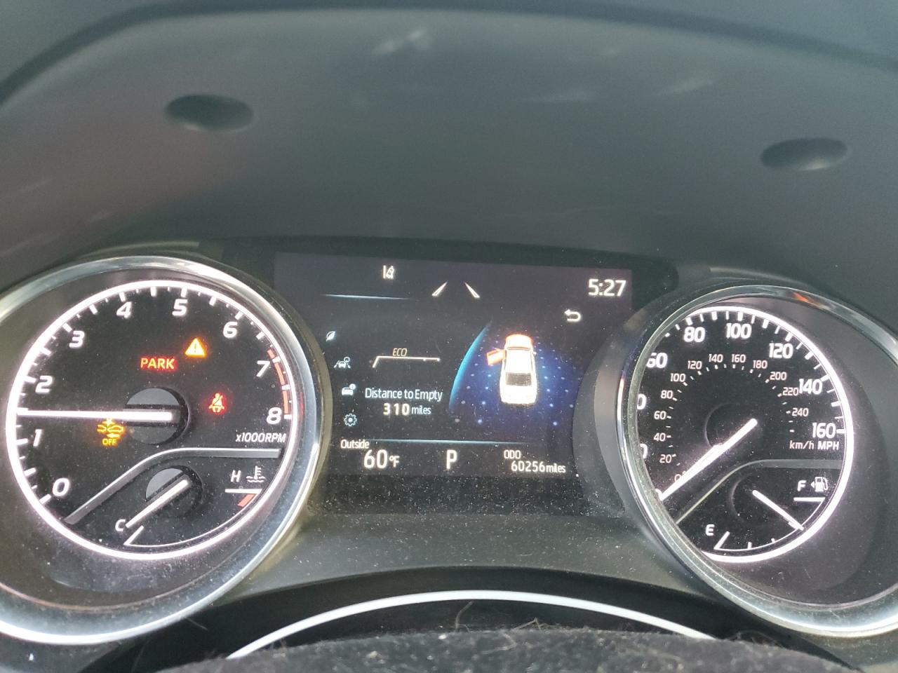 Toyota Camry Se Image 10