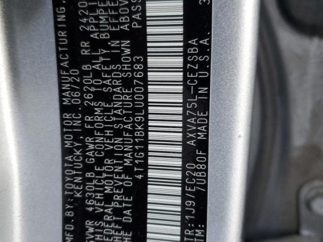 Toyota Camry Se Image 8