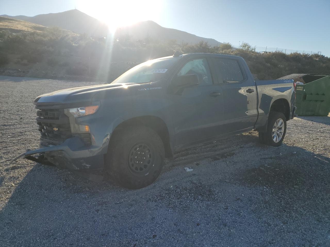 Chevrolet Silverado K1500 Custom Image 1