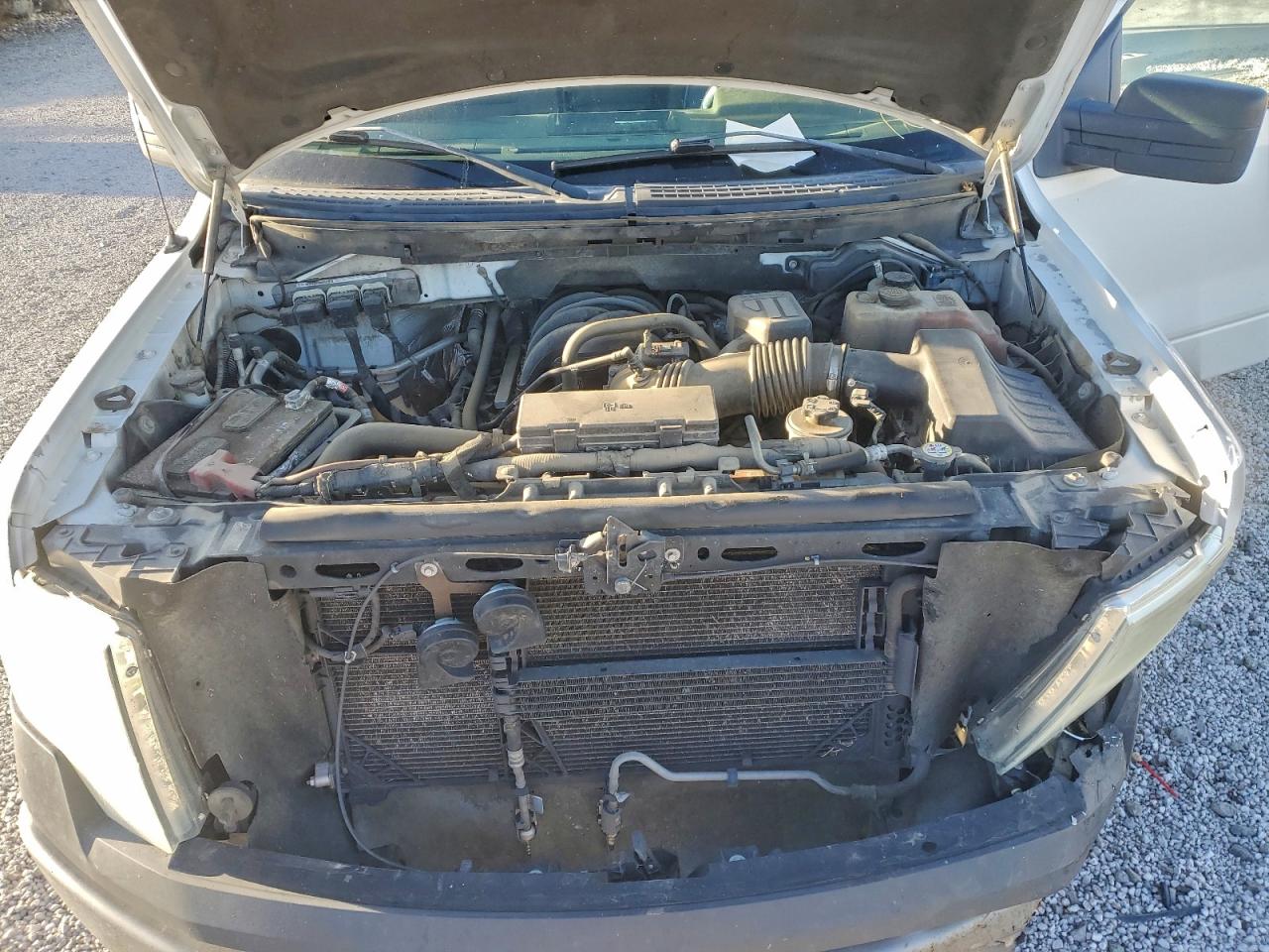 Ford F-150 Super Cab Image 2