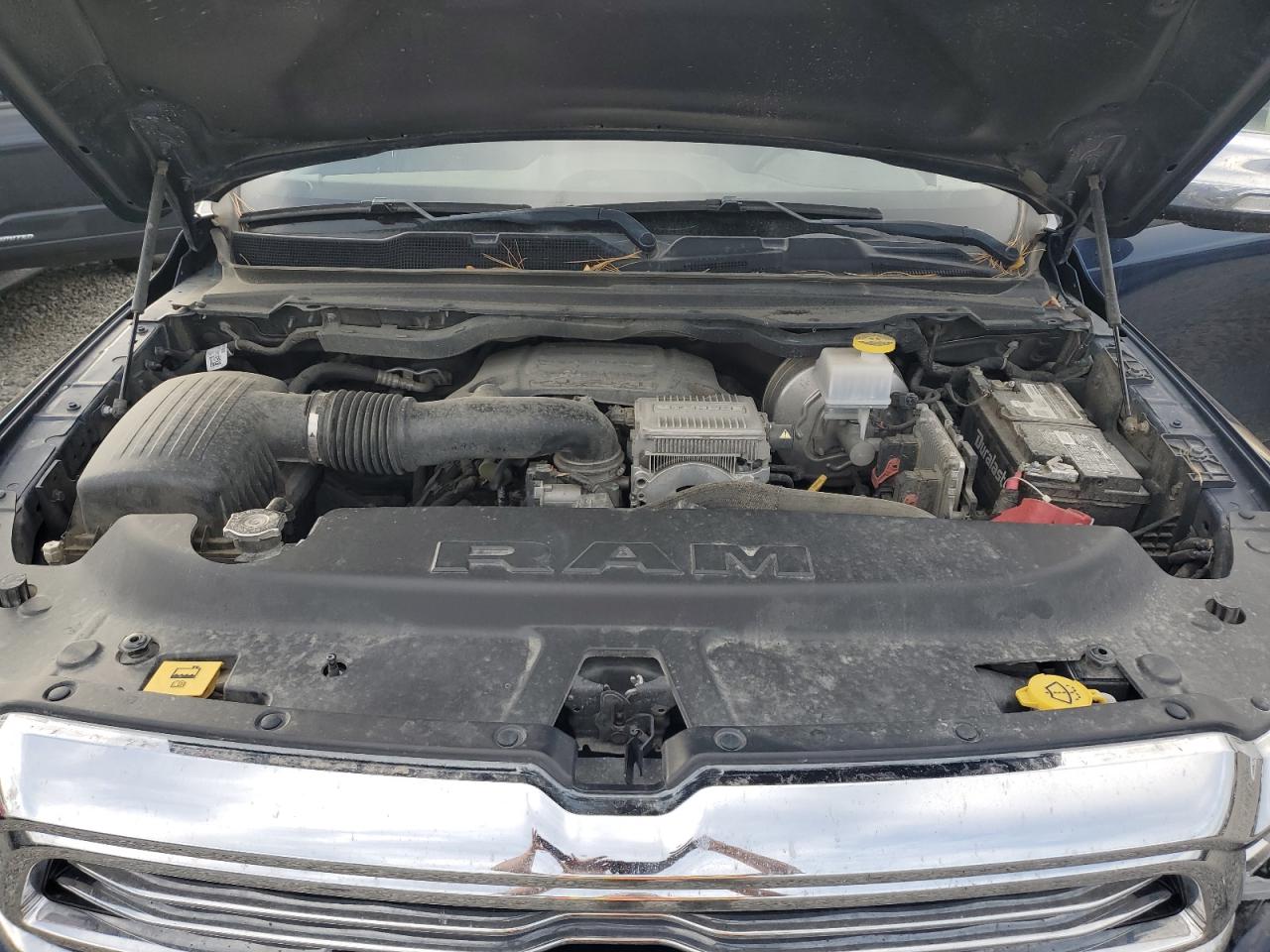 Ram 1500 Laramie Image 4