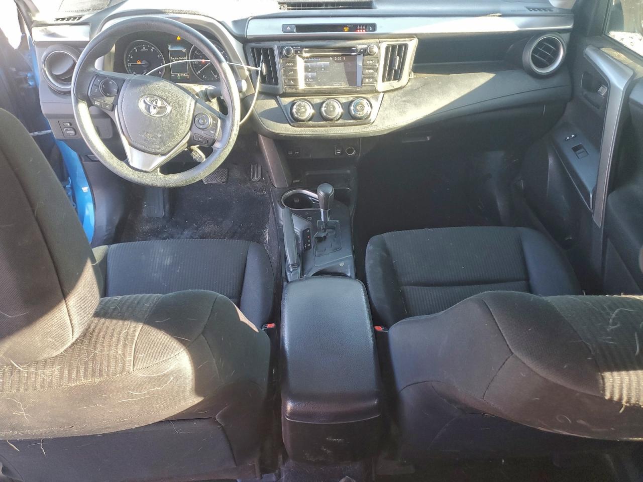 Toyota RAV4 Le Image 13