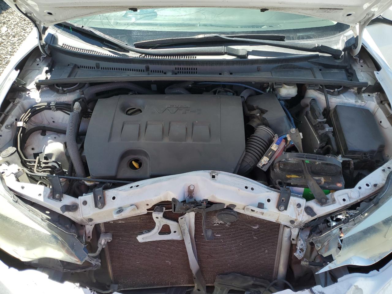 Toyota Corolla L Image 9