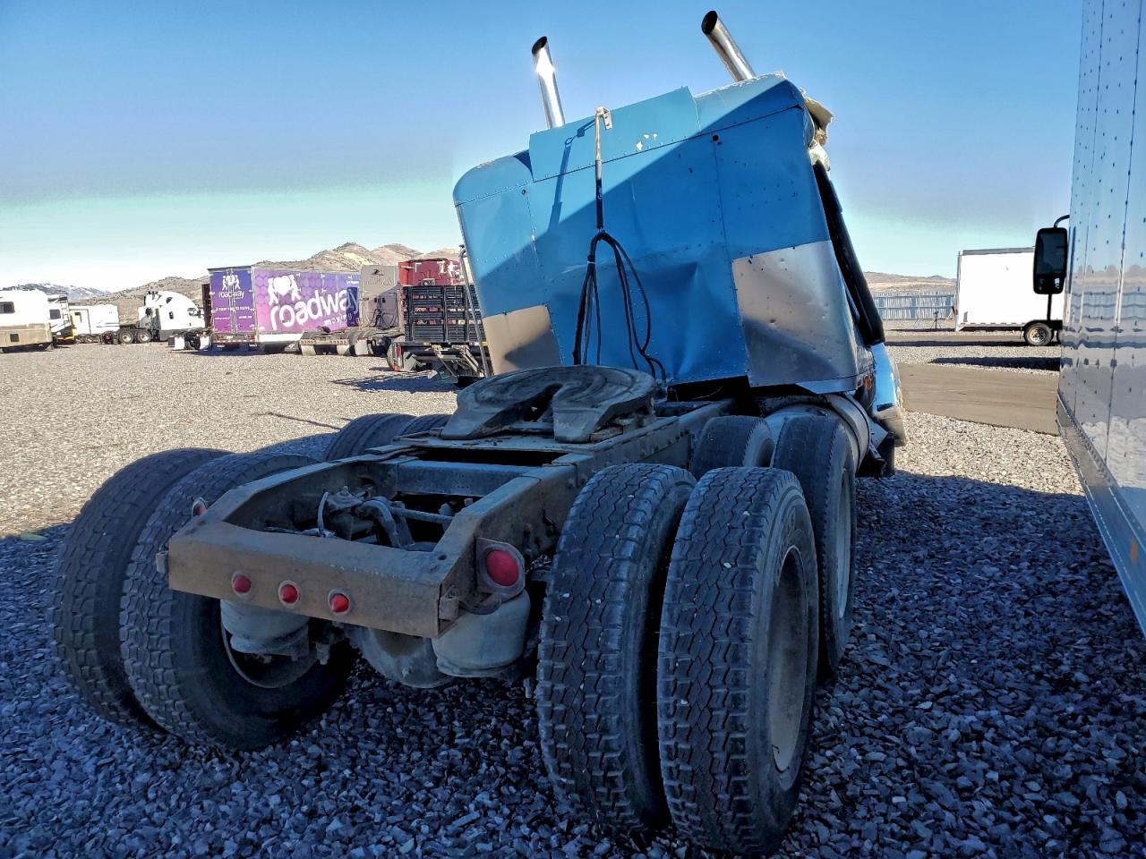 Peterbilt 382 Image 3