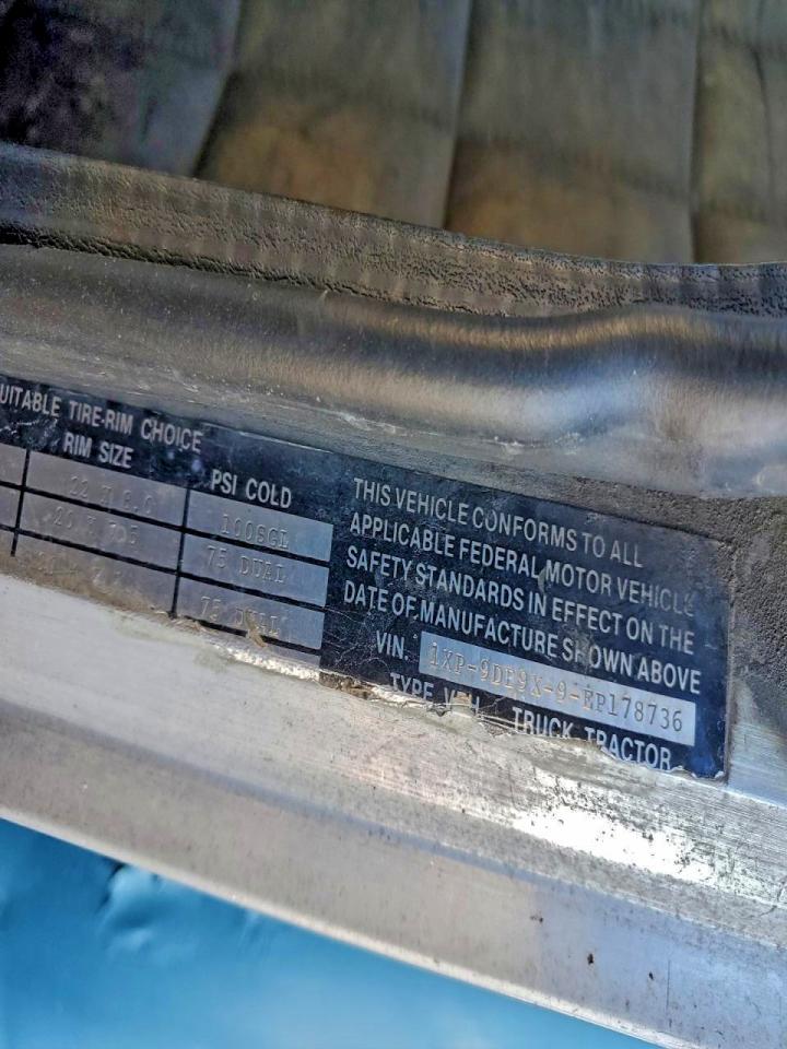 Peterbilt 382 Image 7