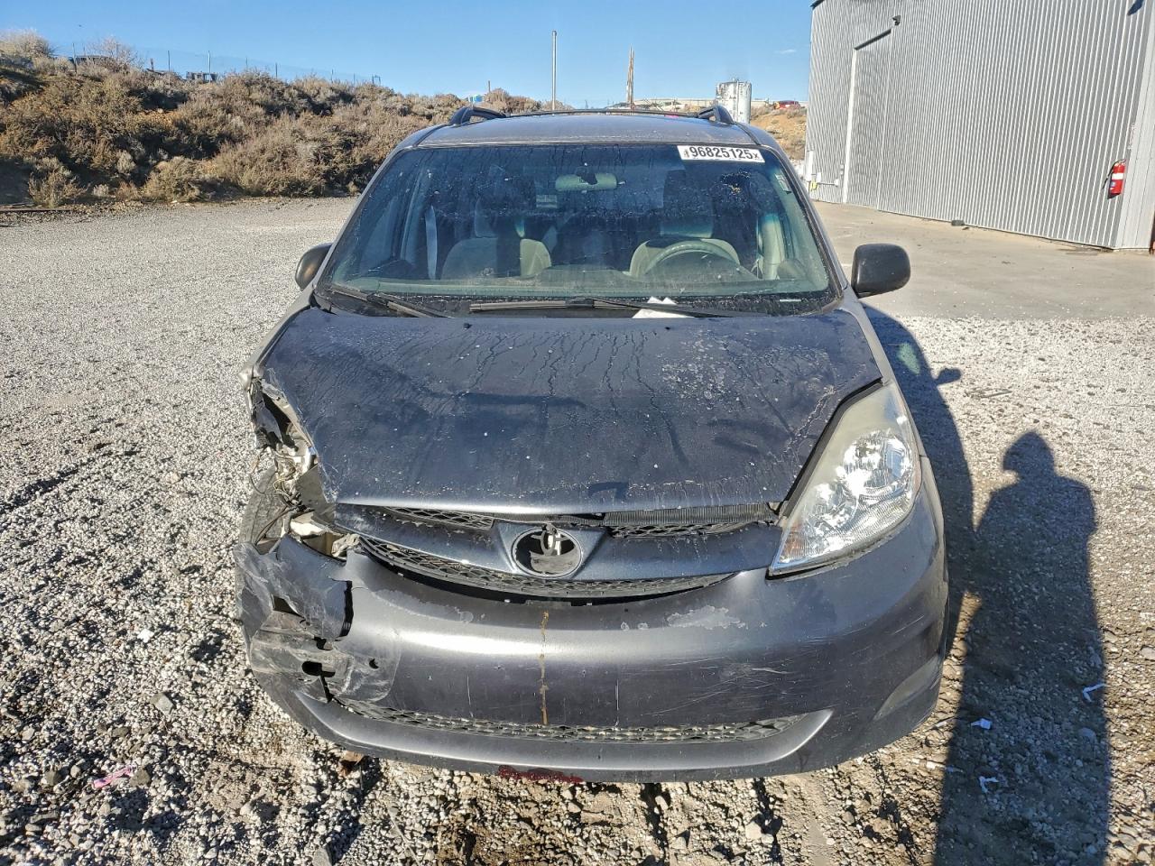 Toyota Sienna Ce Image 8