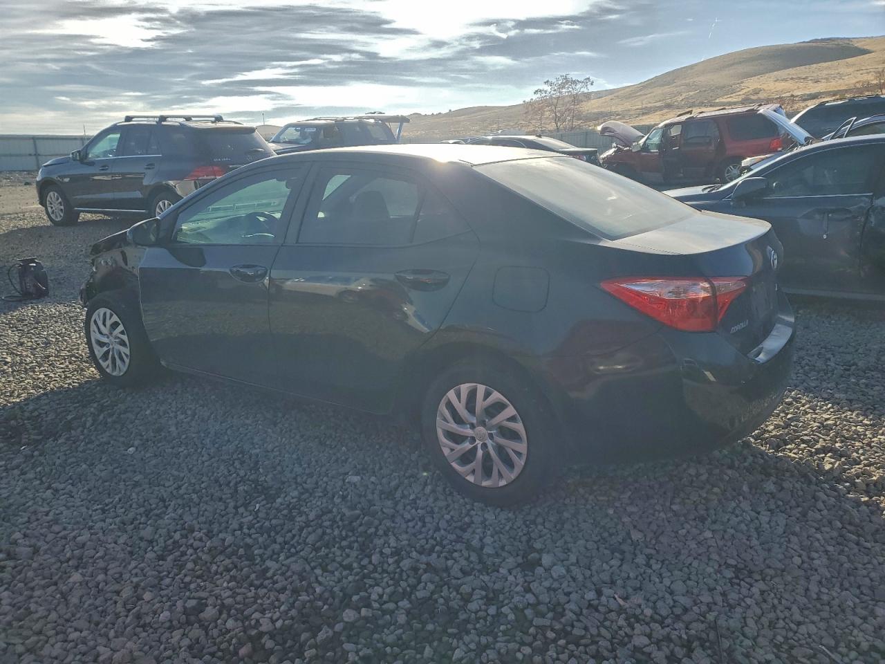 Toyota Corolla L Image 4