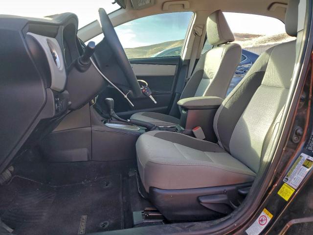 Toyota Corolla L Image 9