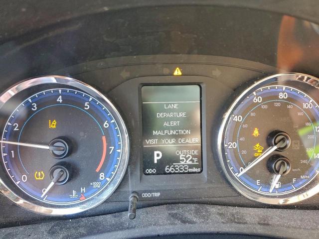 Toyota Corolla L Image 3