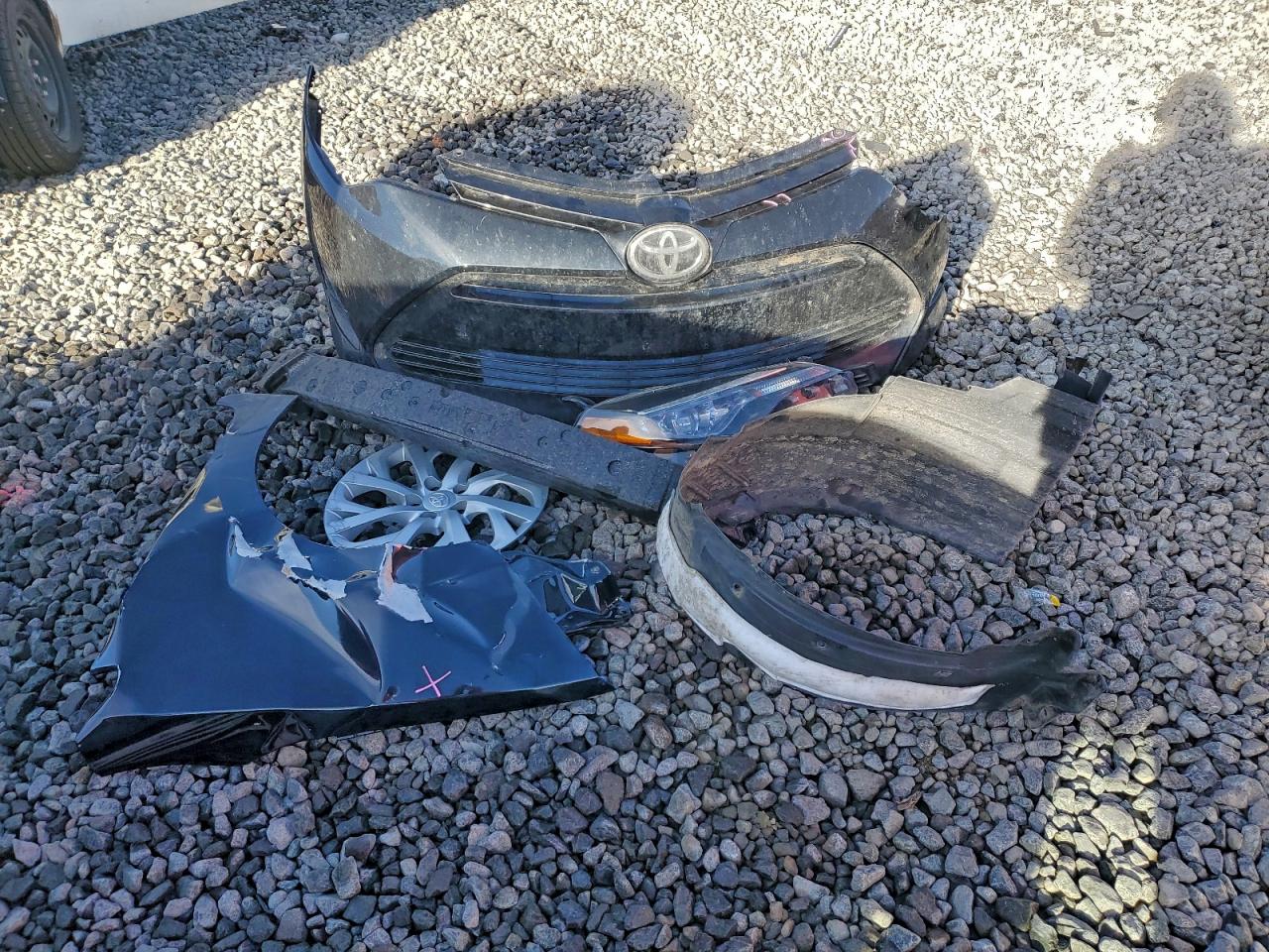 Toyota Corolla L Image 12