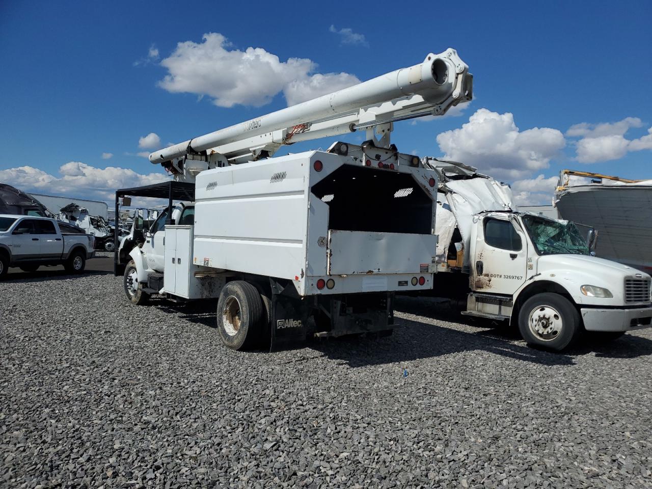 Ford F-750 Super Duty Image 2