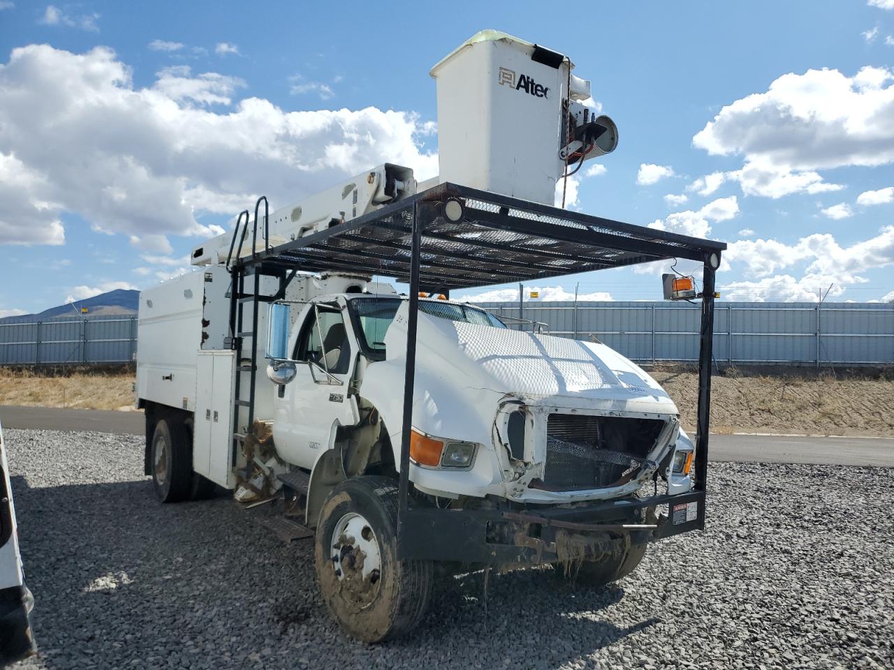 Ford F-750 Super Duty Image 3