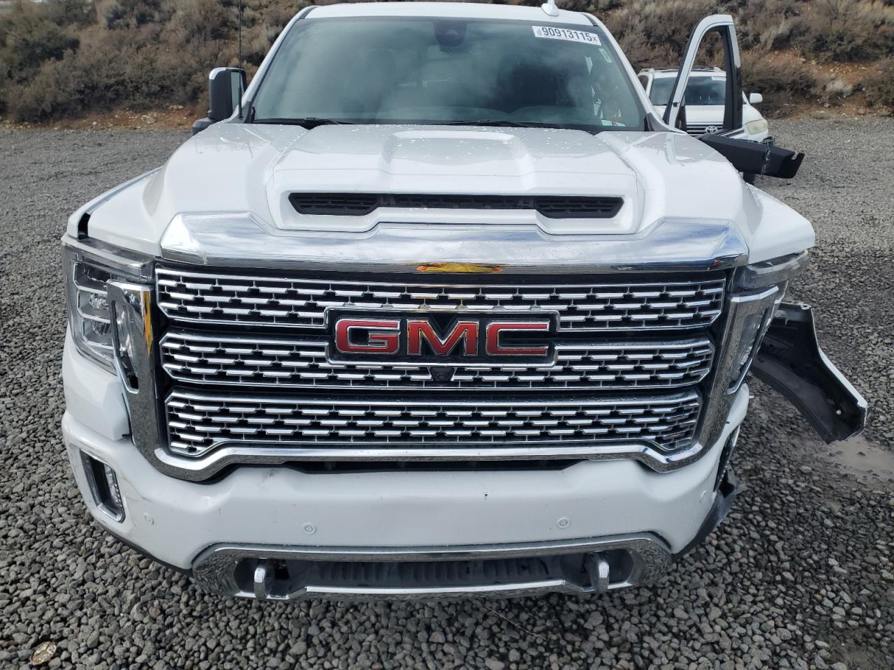 GMC Sierra K2500 Denali Image 7