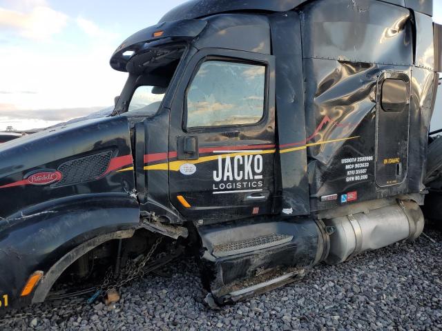 Peterbilt 579 Image 2