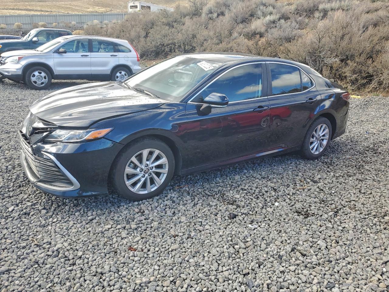 Toyota Camry Le Image 1