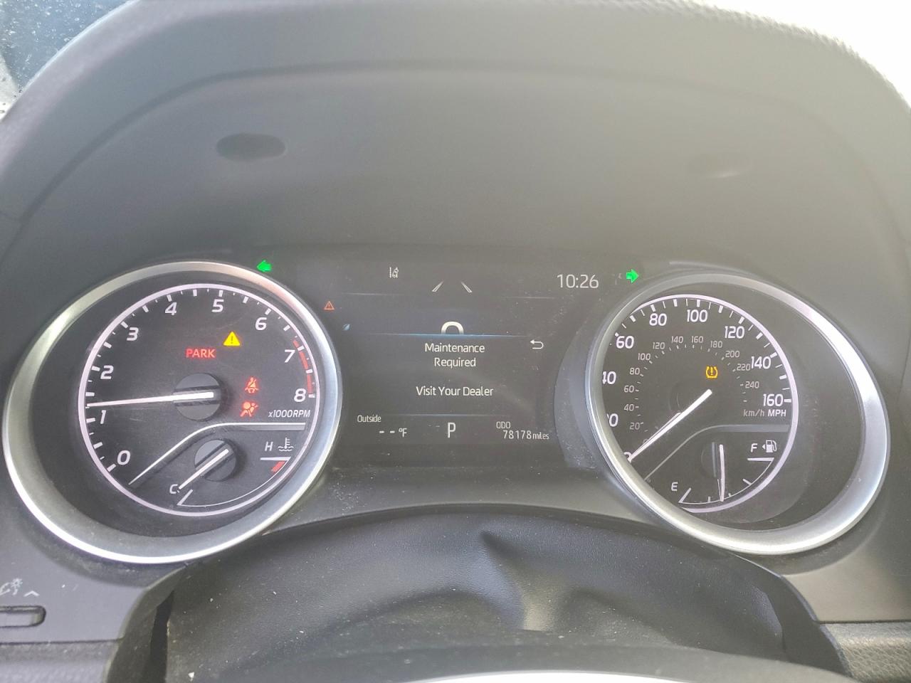 Toyota Camry Le Image 10