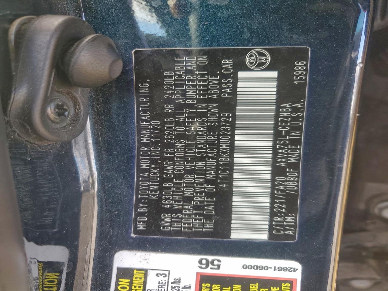 Toyota Camry Le Image 8