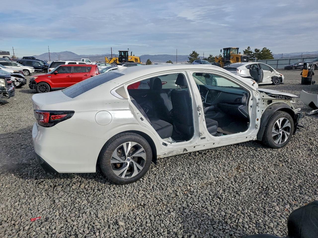 Subaru Legacy Premium Image 2