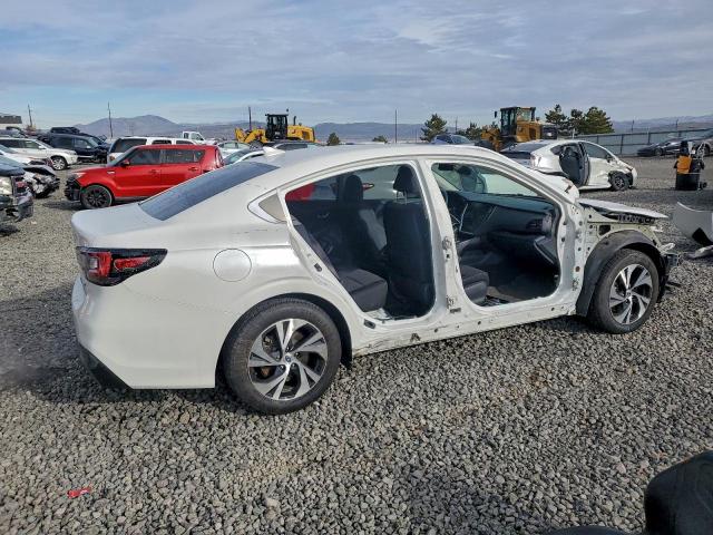 Subaru Legacy Premium Image 2