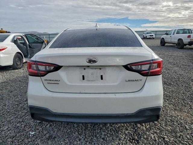 Subaru Legacy Premium Image 4