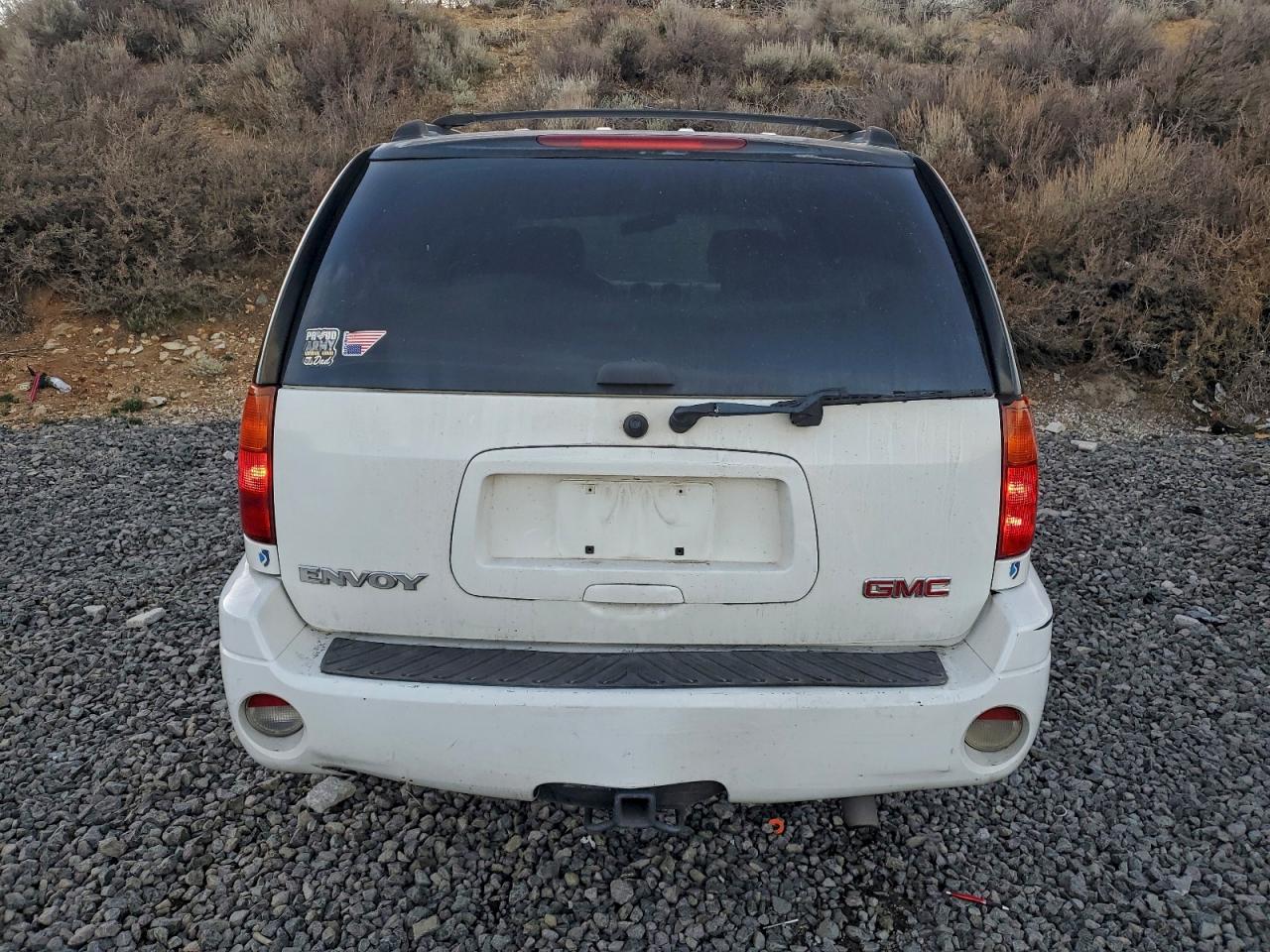 GMC Envoy Image 12