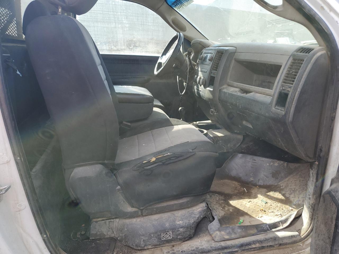 Dodge Ram 2500 Image 9