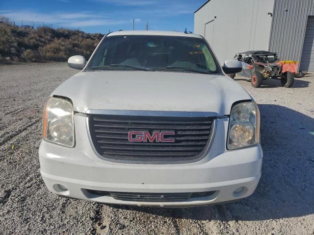 GMC Yukon Image 2