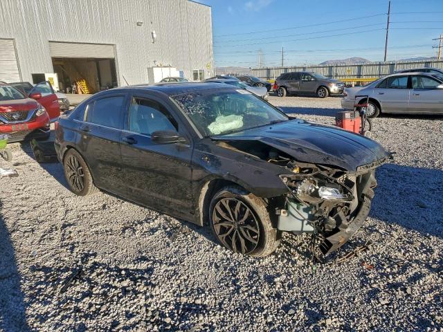 Chrysler 200 S Image 2