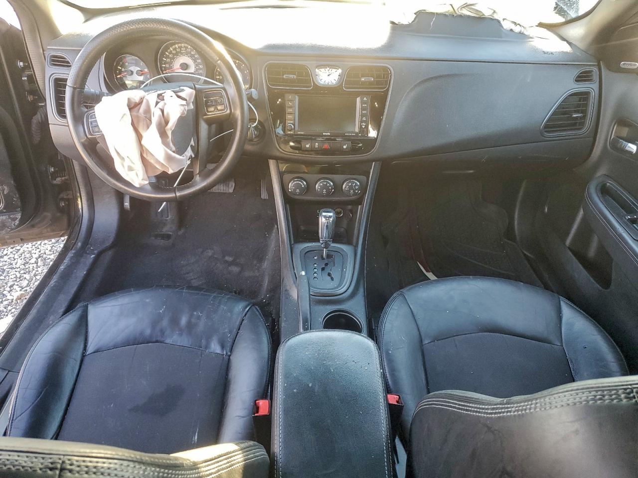 Chrysler 200 S Image 5