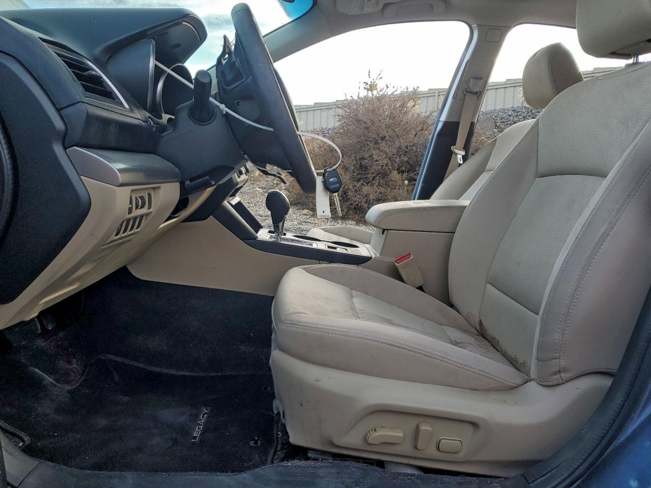 Subaru Legacy 2.5i Premium Image 10