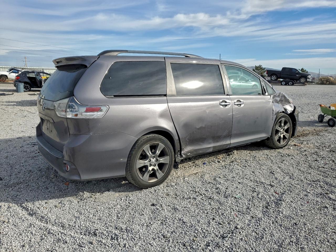 Toyota Sienna Sport Image 10