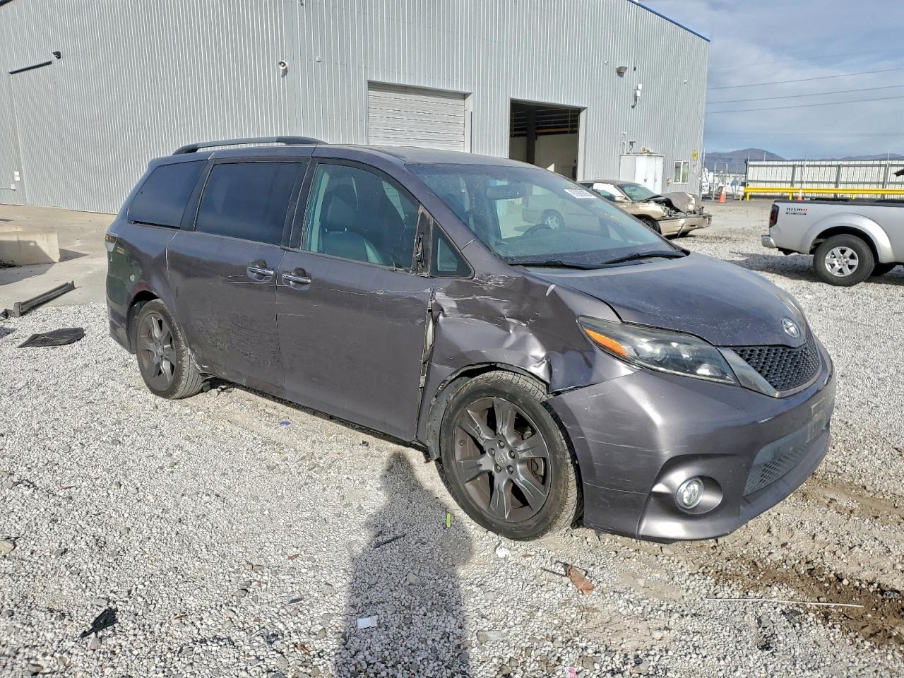 Toyota Sienna Sport Image 4