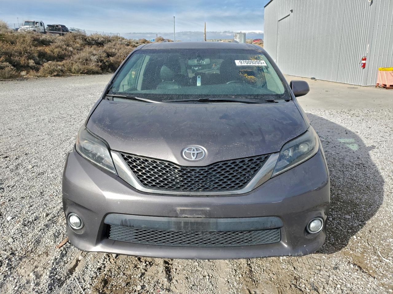Toyota Sienna Sport Image 6