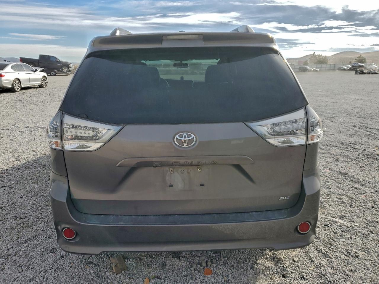 Toyota Sienna Sport Image 5