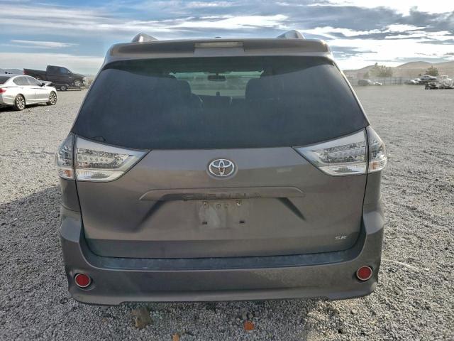 Toyota Sienna Sport Image 5