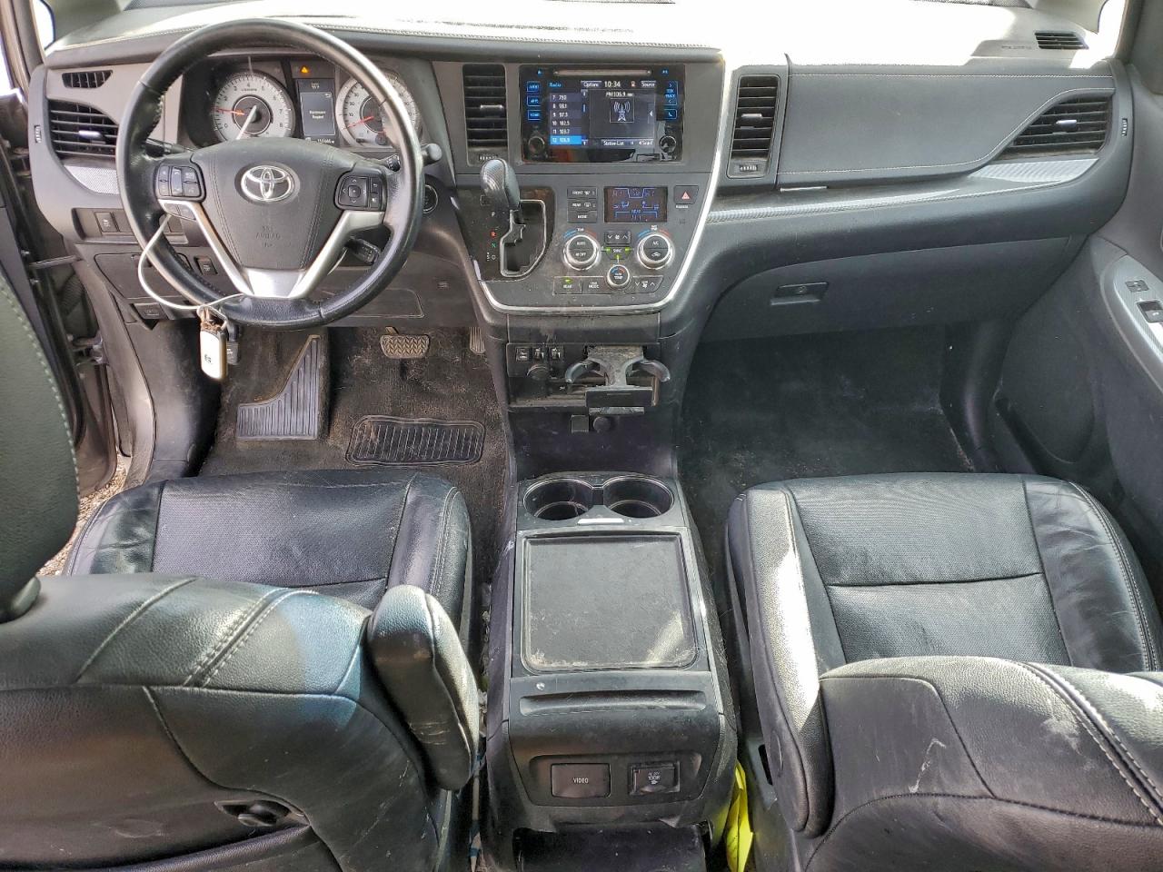 Toyota Sienna Sport Image 7