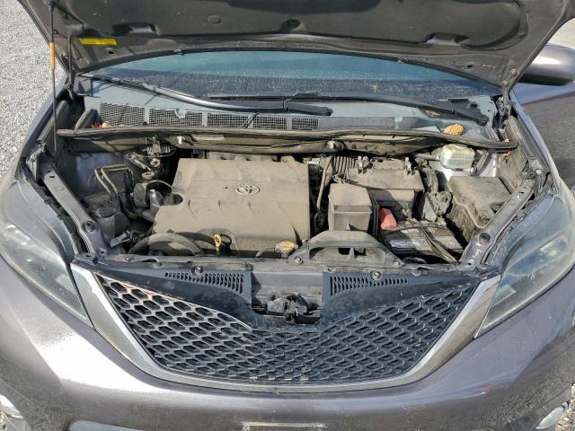 Toyota Sienna Sport Image 12