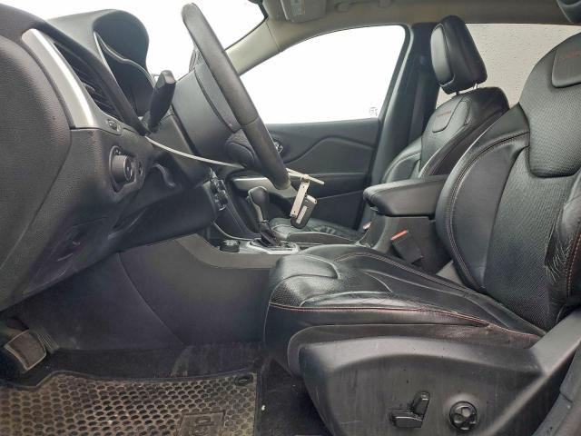 Jeep Cherokee Trailhawk Image 10