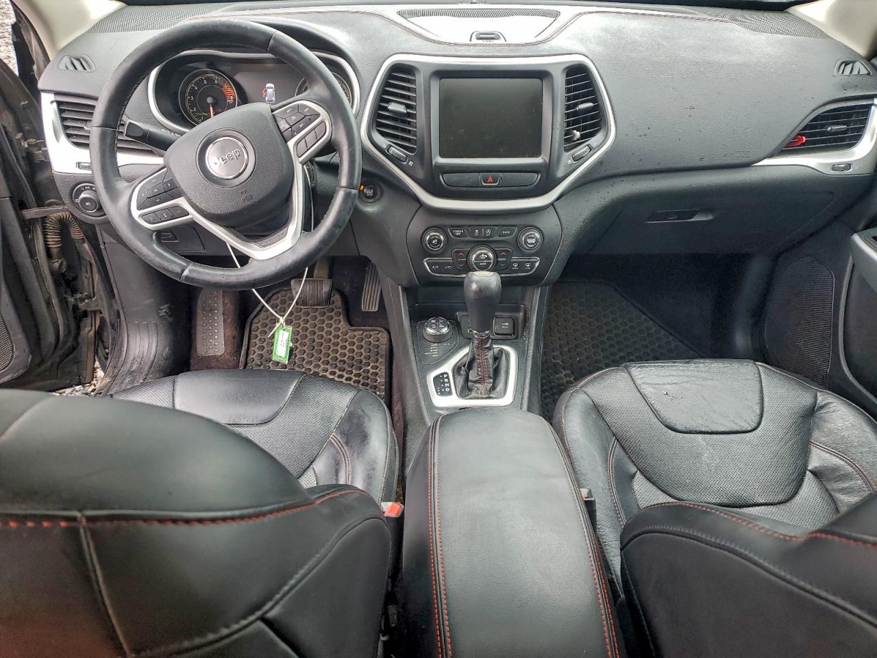 Jeep Cherokee Trailhawk Image 11