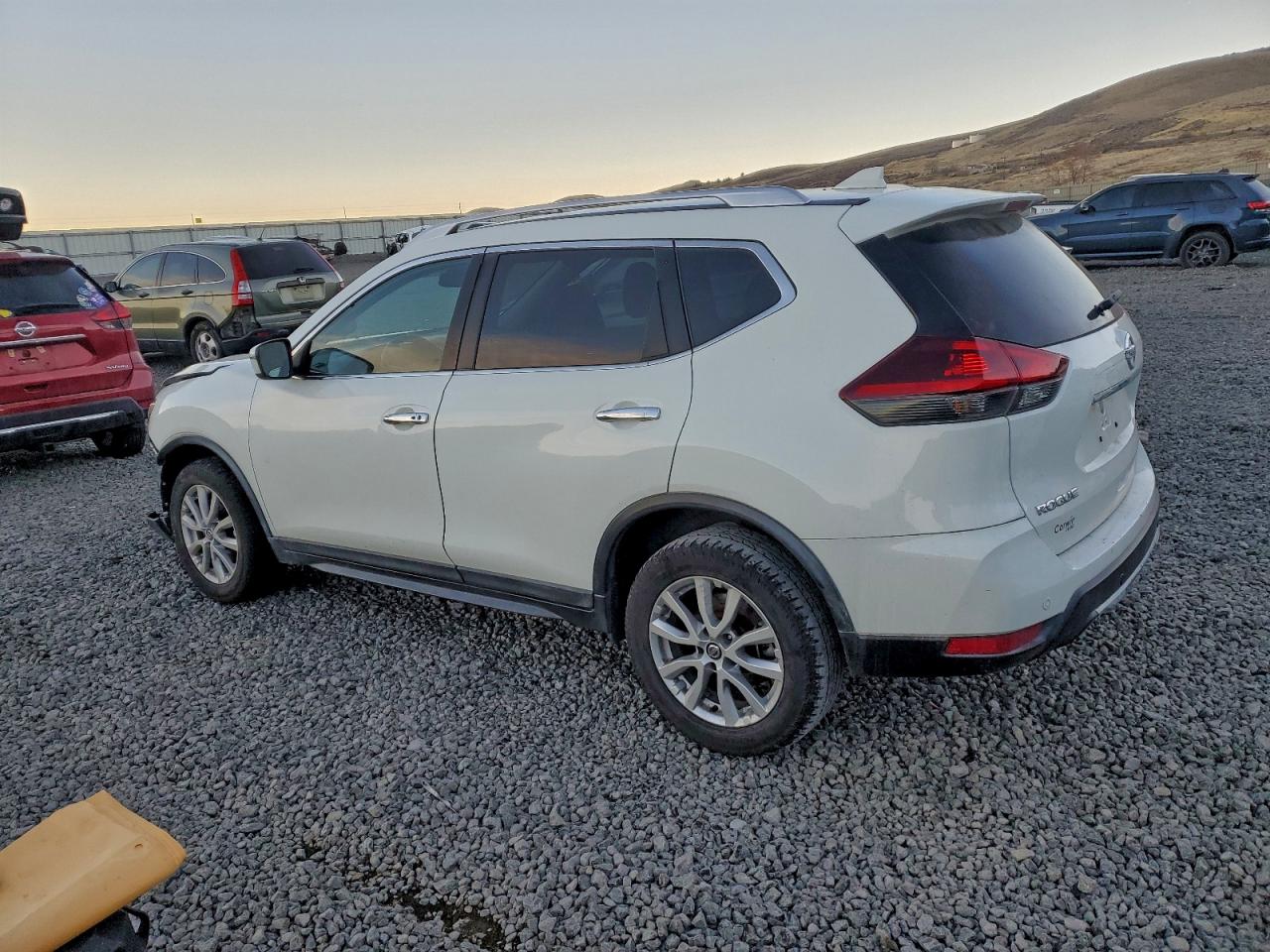 Nissan Rogue S Image 10