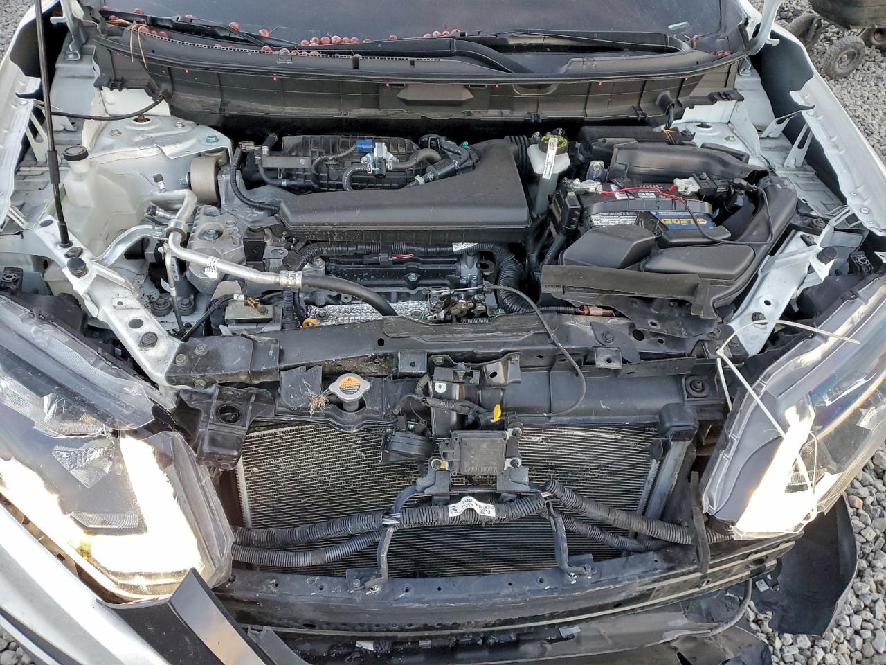 Nissan Rogue S Image 2