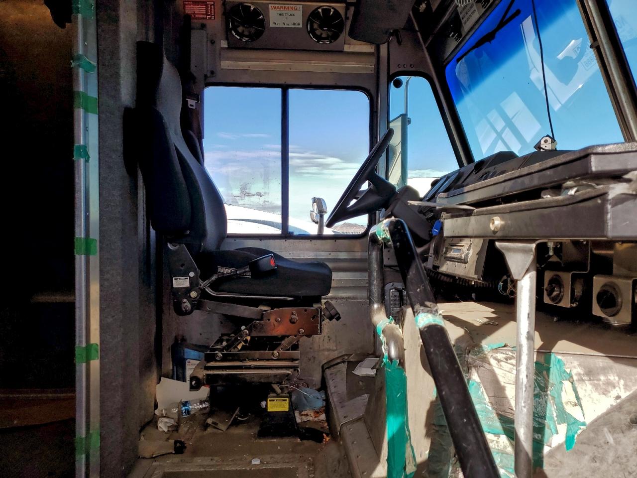 Freightliner Mt45 M Line Walk-in Van Image 2