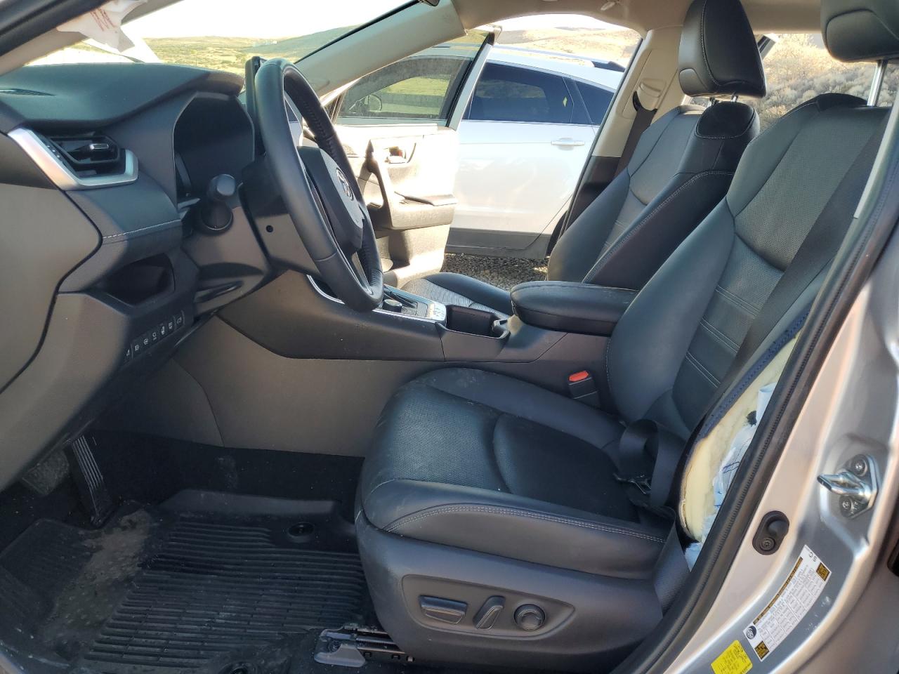 Toyota RAV4 Limited Image 14