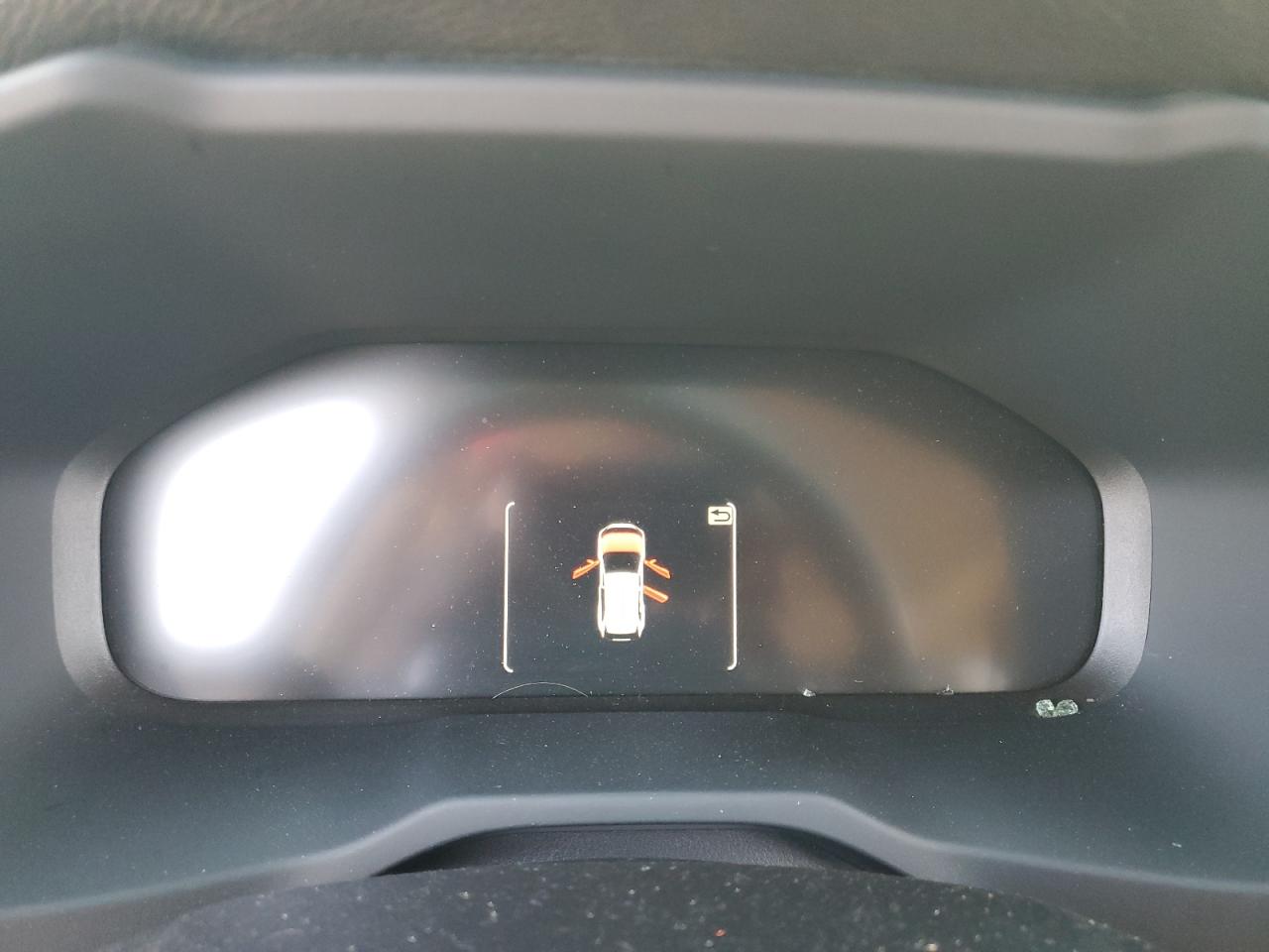 Toyota RAV4 Limited Image 2