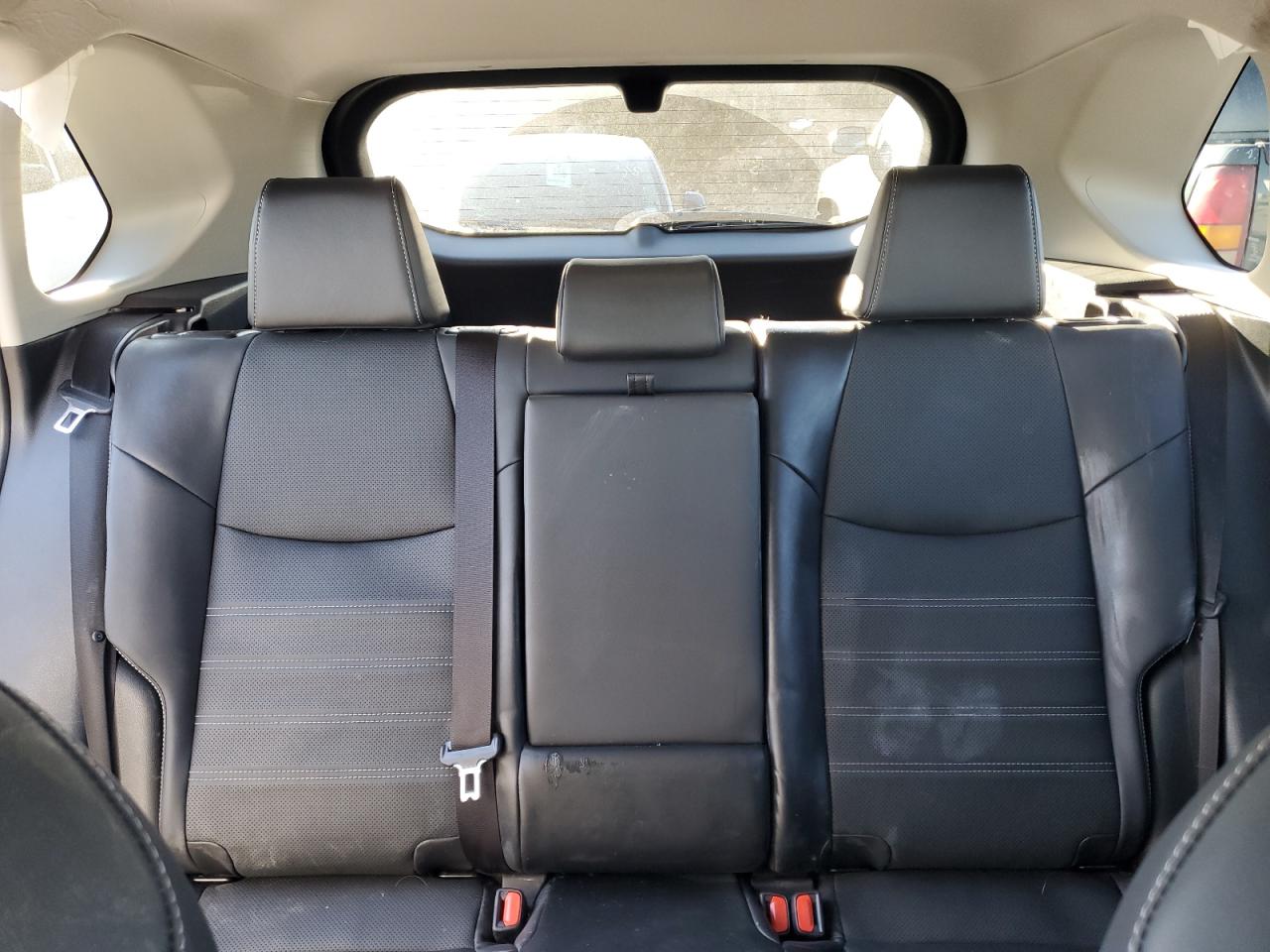 Toyota RAV4 Limited Image 5